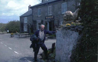 Paul Ganser at Golden Lion.jpg (121323 bytes)